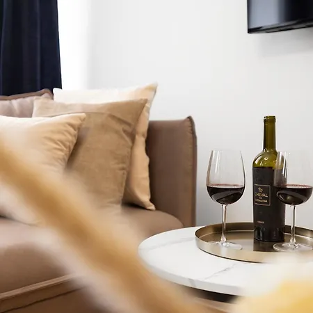 And Blue Haven 아파트 *